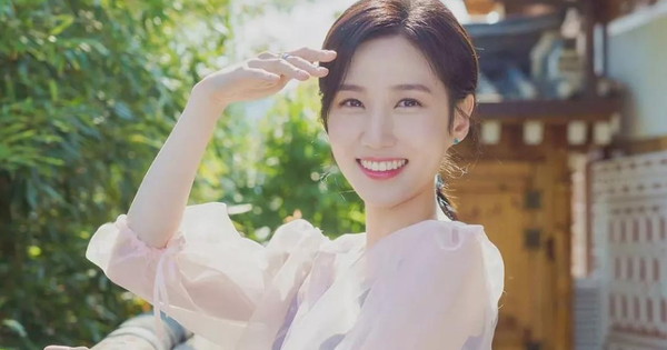 Mỹ nhân Hàn đổi đời nhờ diện áo dài Việt, cứ xuất hiện là tẩy não cả thế giới! park eun bin doc than tu luc sin 175276909350917567419 197 0 762 1080 crop 1752769103462715284412png