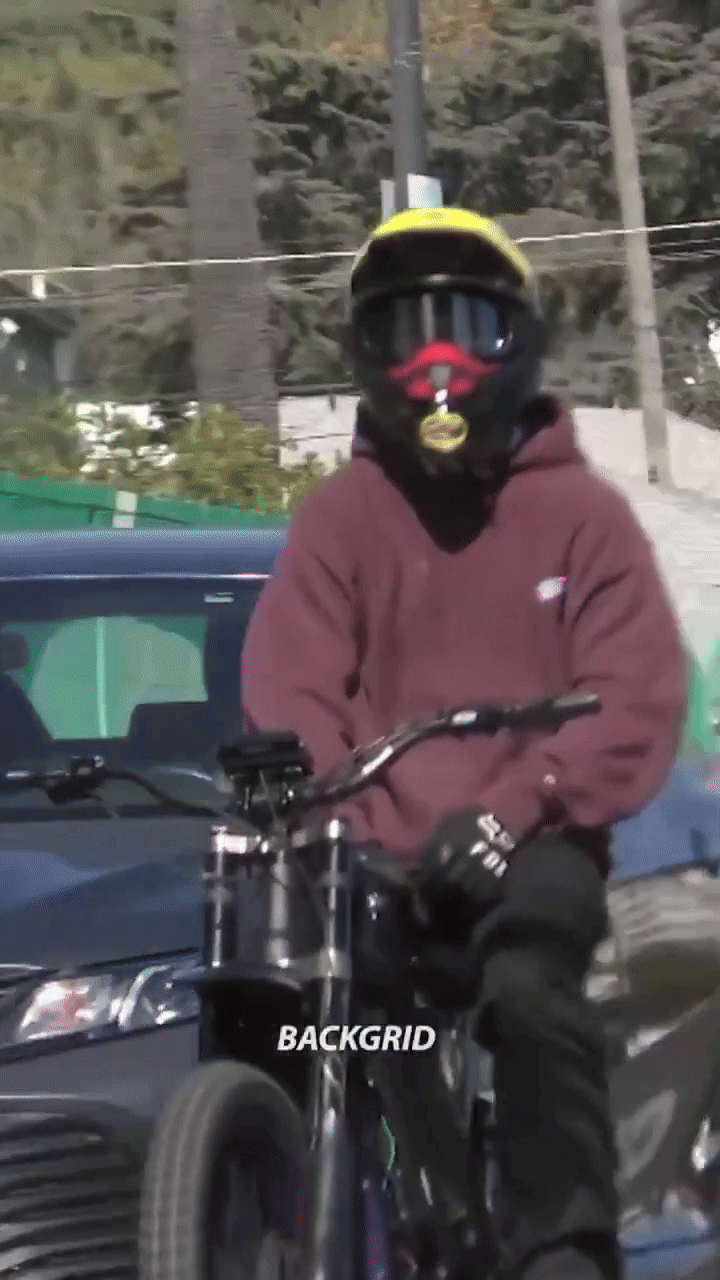 Chứng nào tật nấy, Pax Thiên gây tai nạn giao thông vì buông cả 2 tay khi lái xe- Ảnh 1. Chứng nào tật nấy, Pax Thiên gây tai nạn giao thông vì buông cả 2 tay khi lái xe- Ảnh 1.