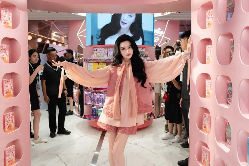 Bị phong sát ở Trung Quốc, Phạm Băng Băng kinh doanh mỹ phẩm vẫn thu về 200 triệu USD: Bán 100.000 hộp mặt nạ trong 10 giây- Ảnh 1.