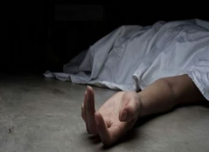 Phát hiện thi thể 3 nam sinh lớp 12 dưới hồ, trên mặt có