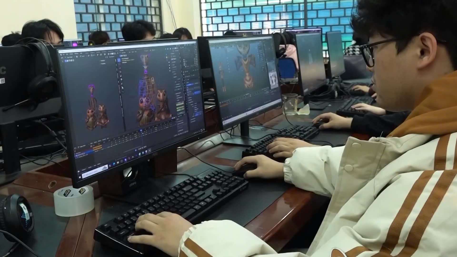 phim-dien-anh-3d-ve-de-men-va-hanh-trinh-cua-nguoi-tre-viet-voi-dien-anh-so-7a348a42-f1ac-42cd-8d33-8871dd9f368d-1746415438-767-width1920height1080 Hành trình của người trẻ Việt với điện ảnh số trong phim điện ảnh 3D về Dế Mèn - 2