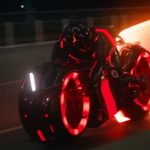 Hé Lộ Phản Diện Của Tron: Ares Qua Hình Ảnh Mới Do Evan Peters Và Gillian Anderson Thủ Vai phim tron ares zswrjpg