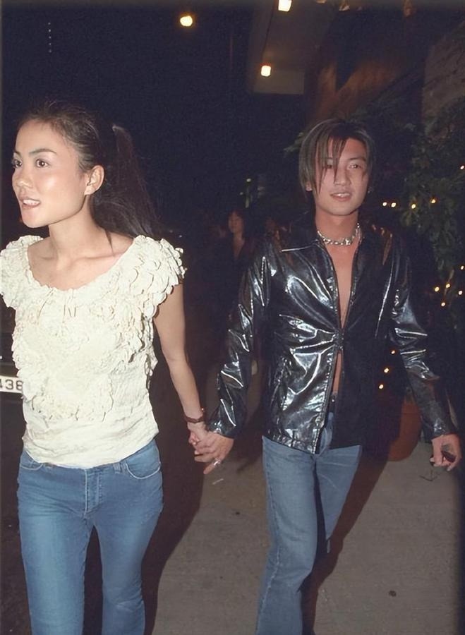 Bùng binh tình ái rối rắm: Chứng kiến Tạ Đình Phong tỏ tình Vương Phi, Trương Bá Chi liền có màn