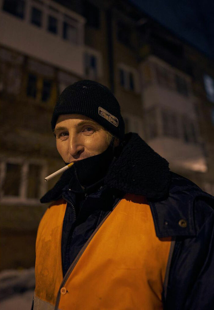 "Người đàn ông quét rác đẹp trai nhất thế giới" đổi đời sau đúng 1 đêm như thế nào? photo 1 161156413426656149773 1751774619654 17517746197531355774777 1751784900708 17517849008781653573382