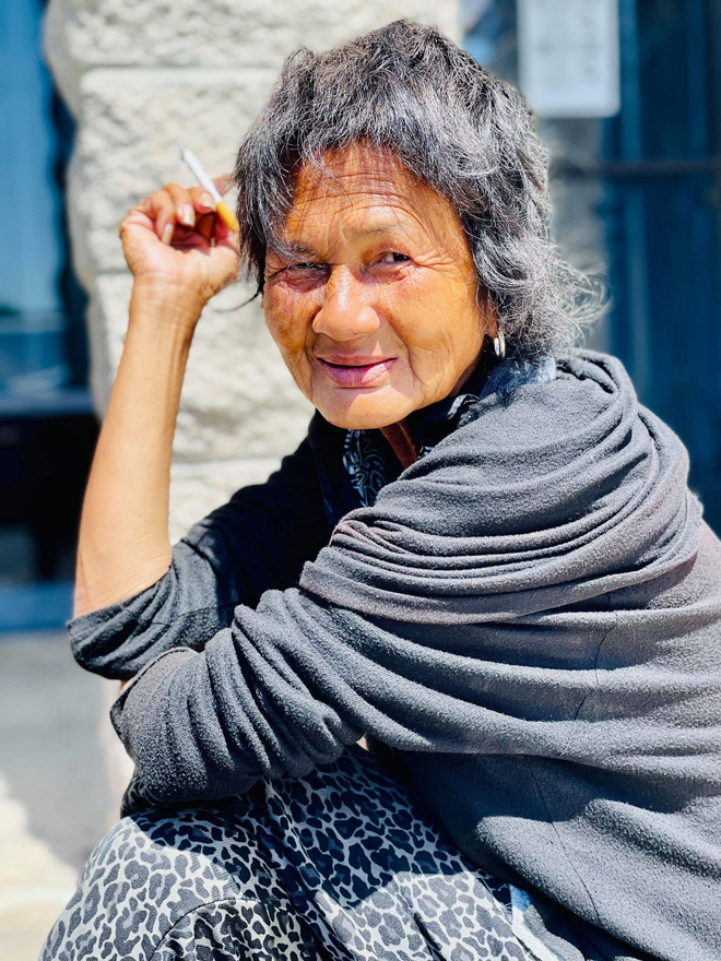 Sao nữ Vbiz bốc lửa vạn người mê: Nay thần kinh không ổn định, lang thang xin ăn ở Mỹ- Ảnh 3. Sao nữ Vbiz bốc lửa vạn người mê: Nay thần kinh không ổn định, lang thang xin ăn ở Mỹ- Ảnh 3.