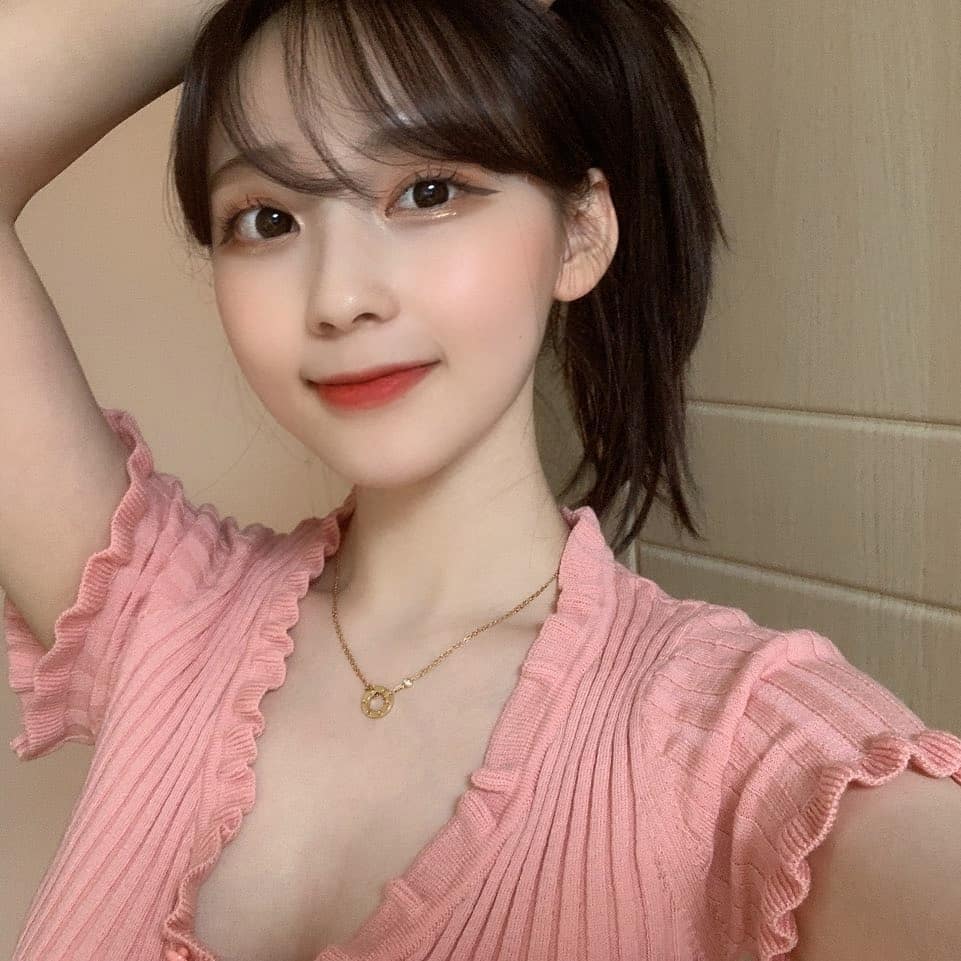 Lột xác 180 độ, nữ streamer kiếm tiền tỷ mỗi năm- Ảnh 3. Lột xác 180 độ, nữ streamer kiếm tiền tỷ mỗi năm- Ảnh 3.