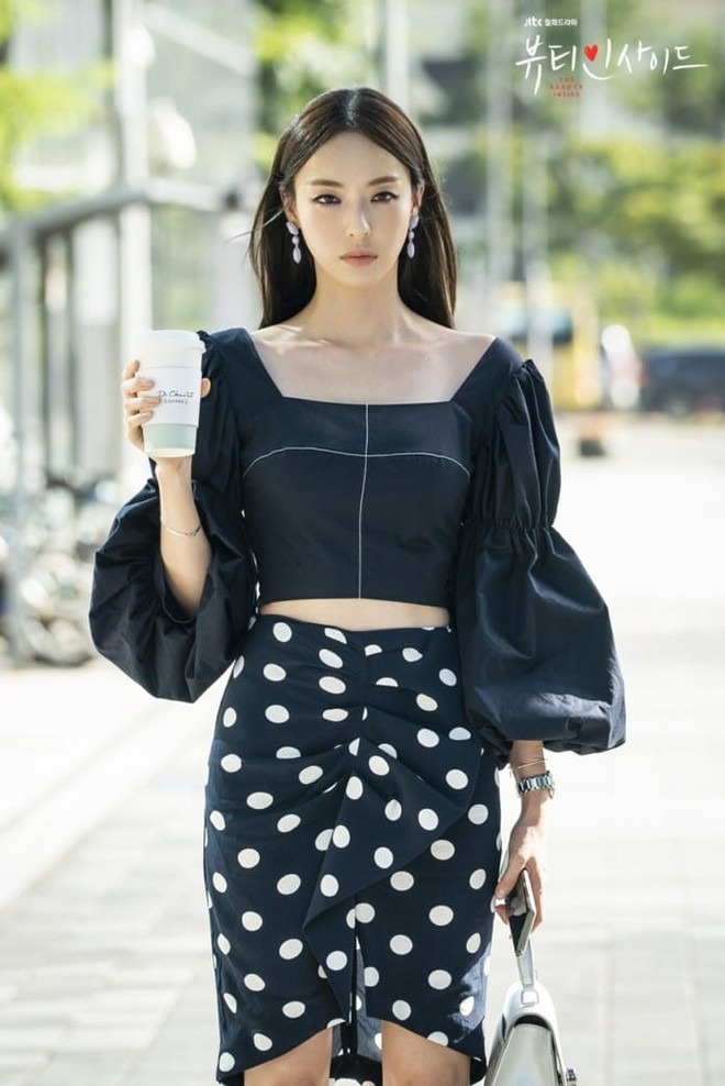 "Nữ hoàng dao kéo" gây sốc số 1 showbiz Hàn Quốc: Sửa tới mức không thể nhận ra khuôn mặt cha sinh mẹ đẻ! photo 1 1645619934665262345395 1739116295538 17391162956271394730483