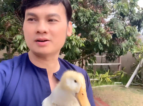 Nam NSƯT 50 tuổi ăn chay trường, biệt thự, đất đai trải dài từ Việt Nam sang Mỹ, về nước cho cháu xấp USD- Ảnh 3. Nam NSƯT 50 tuổi ăn chay trường, biệt thự, đất đai trải dài từ Việt Nam sang Mỹ, về nước cho cháu xấp USD- Ảnh 3.