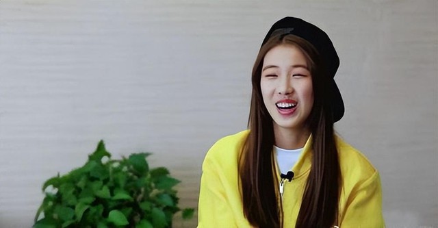 “Em bé khổng lồ” 16 tuổi vẫn được bảo mẫu bón cơm, cắt móng chân, tiêu vặt gần 200 triệu đồng/ngày hiện giờ ra sao?- Ảnh 7.