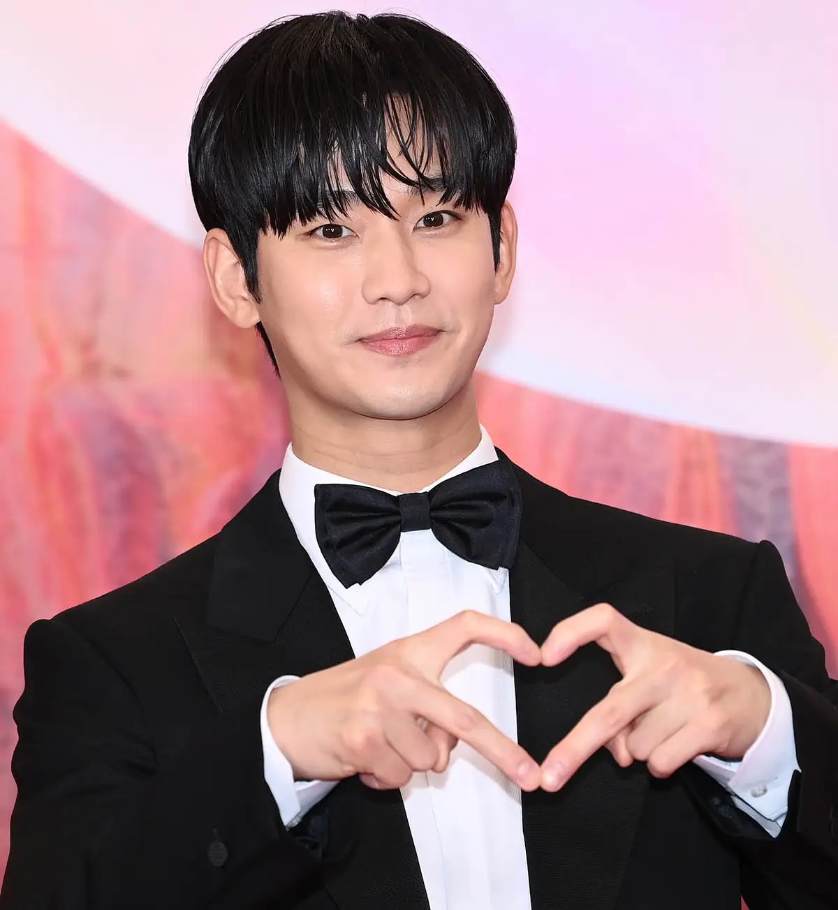 Kim Soo Hyun - Kim Sae Ron hơn nhau 12 tuổi, sự nghiệp thế nào trước khi vướng scandal chấn động nhất lúc này?- Ảnh 1. Kim Soo Hyun - Kim Sae Ron hơn nhau 12 tuổi, sự nghiệp thế nào trước khi vướng scandal chấn động nhất lúc này?- Ảnh 1.