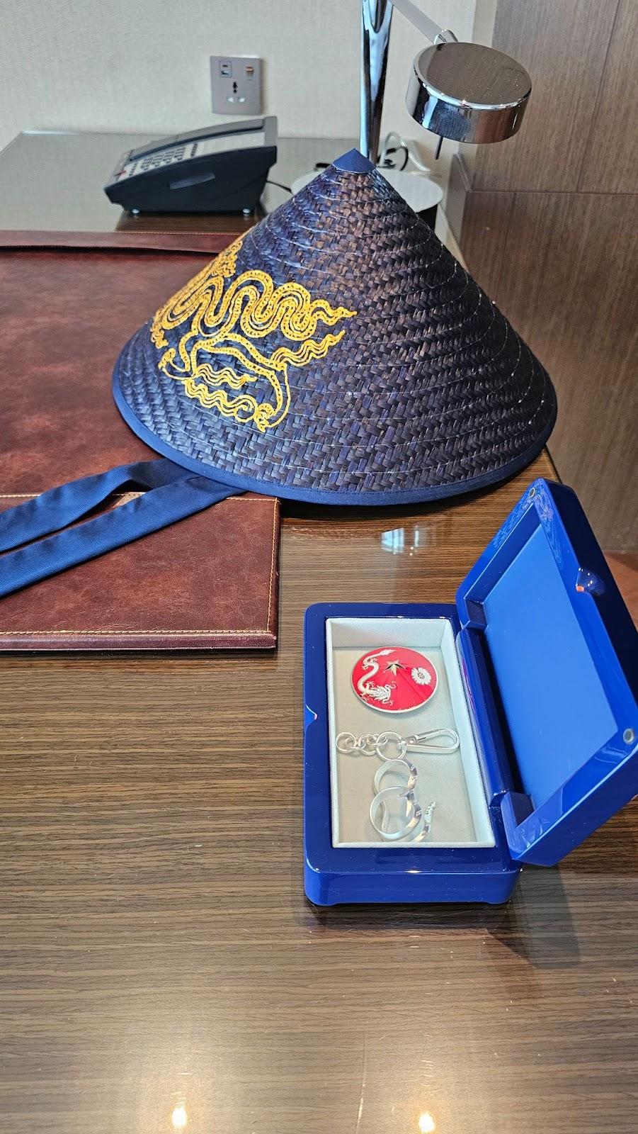 Khi văn hóa Việt chạm tới trái tim idol: Ravolution Asia gửi những món quà cực tinh tế đến tay những huyền thoại K-pop- Ảnh 2. Khi văn hóa Việt chạm tới trái tim idol: Ravolution Asia gửi những món quà cực tinh tế đến tay những huyền thoại K-pop- Ảnh 2.