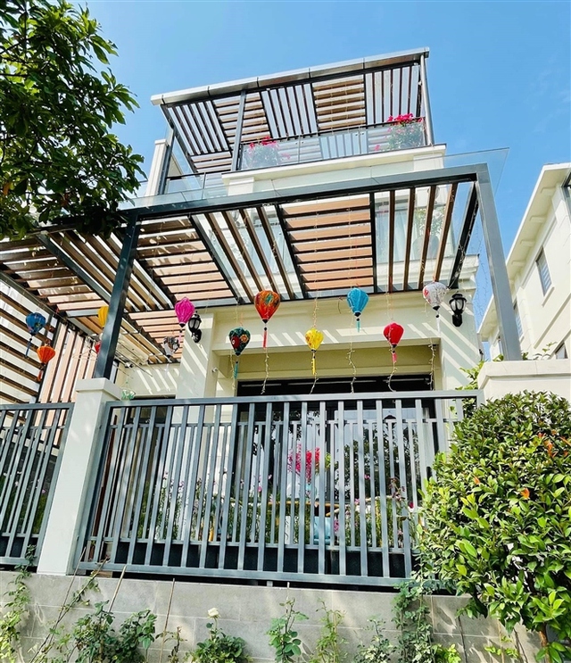 Nhan sắc nữ nghệ sĩ có 1 con riêng, tái hôn với đại gia, được chồng hai chiều chuộng, sống giàu sang- Ảnh 4. Nhan sắc nữ nghệ sĩ có 1 con riêng, tái hôn với đại gia, được chồng hai chiều chuộng, sống giàu sang- Ảnh 4.