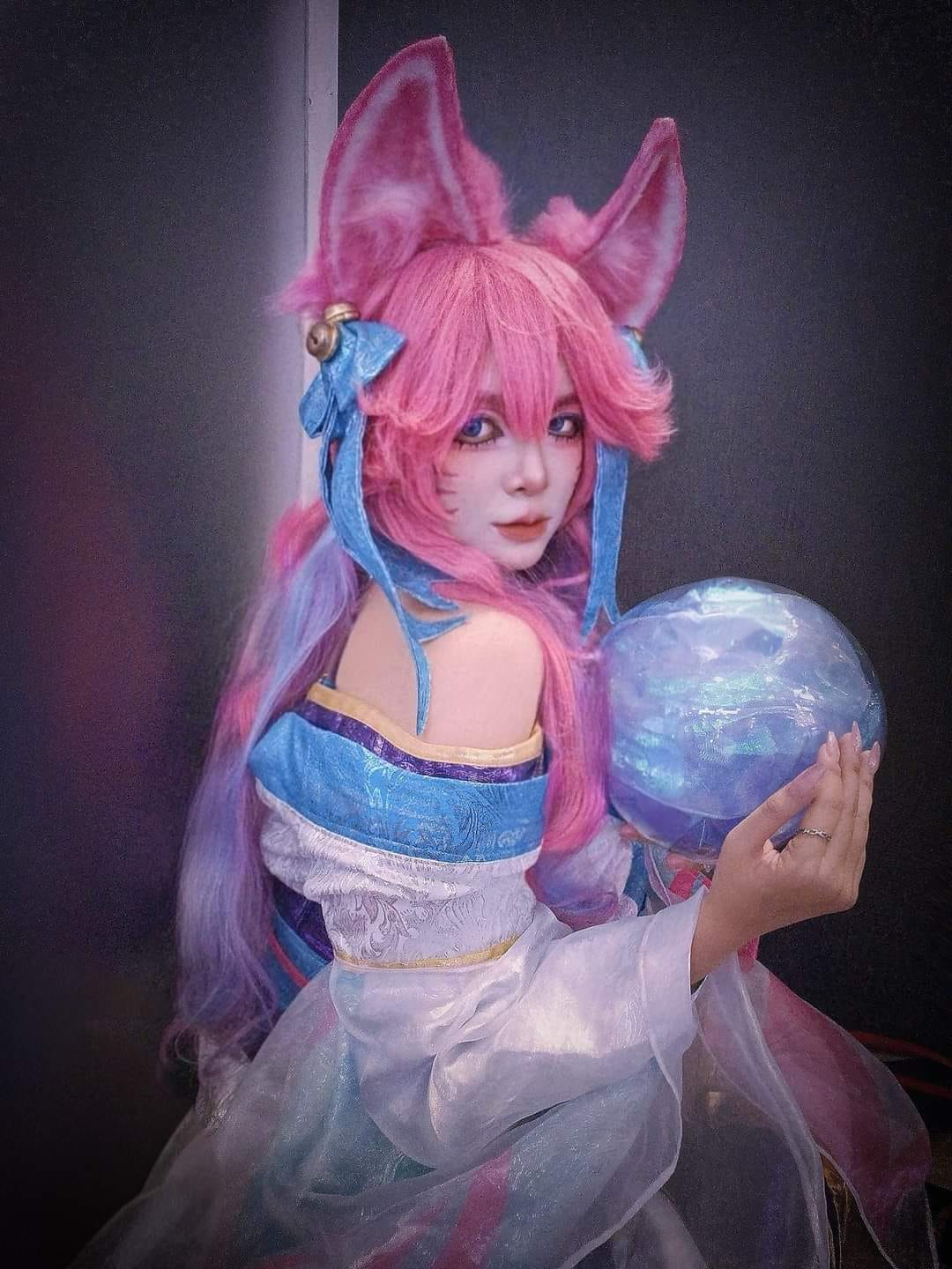 Ngắm loạt ảnh đời thường của nữ coser nóng bỏng, khui danh tính khiến fan nam phải