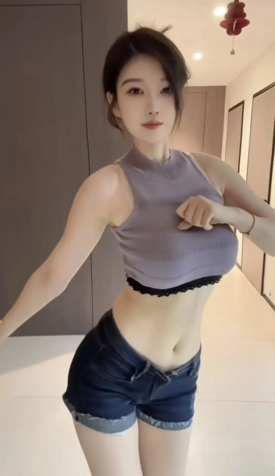 Vừa livestream vừa tập thể dục, nữ streamer khiến fan nam mê mẩn, công khai xin hẹn ở khách sạn- Ảnh 2. Vừa livestream vừa tập thể dục, nữ streamer khiến fan nam mê mẩn, công khai xin hẹn ở khách sạn- Ảnh 2.