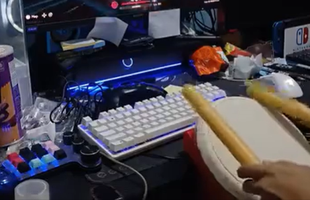 Ngồi đánh trống đón Tết, game thủ vẫn “đấm bay màu” Boss khó nhất game 35 Ngồi đánh trống đón Tết, game thủ vẫn “đấm bay màu” Boss khó nhất game photo 1738059048818 1738059060856642124661 184 0 486 483 crop 17380592450011145051206png