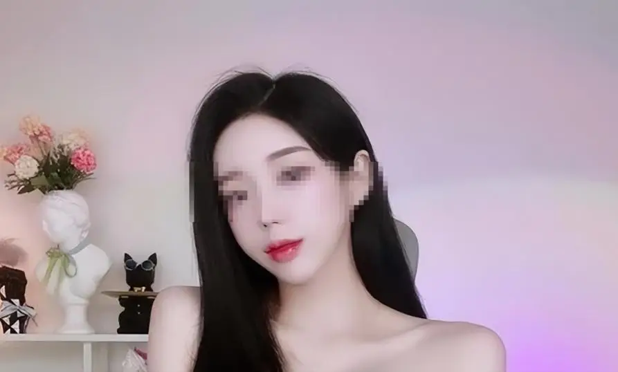 "Block" bạn trai, nữ streamer bị tung ảnh trong "khách sạn", phải khóa tài khoản photo 1738077888296 17380778886502144786016