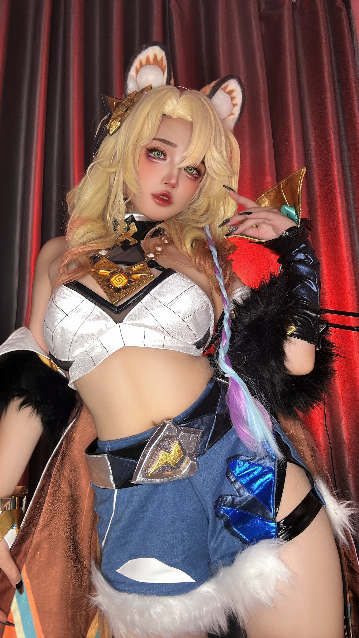 Không rời mắt khỏi loạt bài đăng nóng bỏng, tỏa Không rời mắt khỏi loạt bài đăng nóng bỏng, tỏa