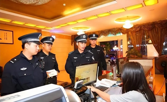 Nữ doanh nhân gửi 35 tỷ đồng vào tài khoản, sau 4 tháng chỉ còn 2 nghìn đồng, có hơn 80 giao dịch bất thường: Giám đốc ngân hàng thông báo