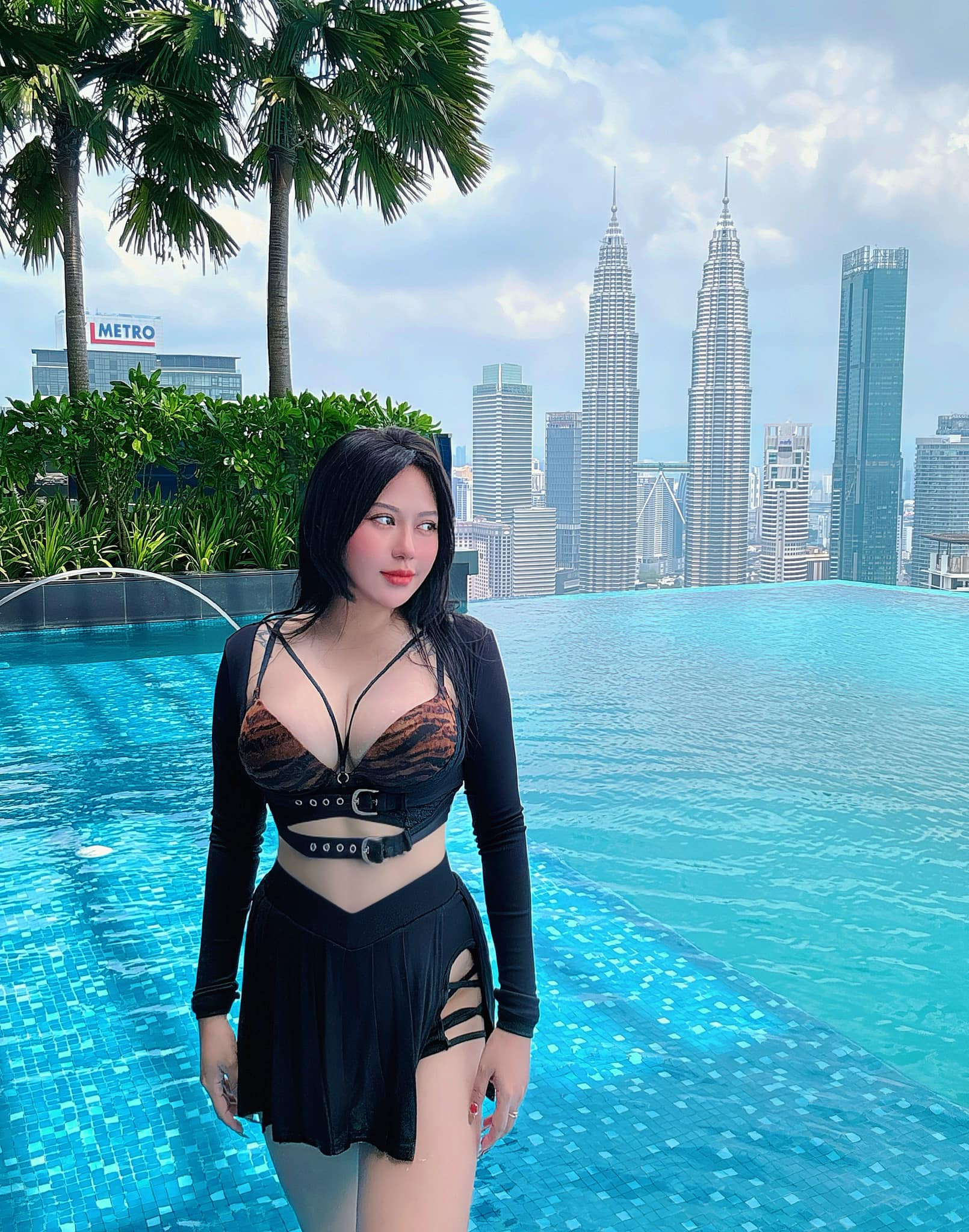 Bị anti-fan xúc phạm, hot girl vòng 1 siêu khủng Bị anti-fan xúc phạm, hot girl vòng 1 siêu khủng