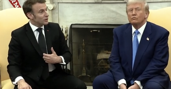 Bí ẩn vết bầm trên tay Tổng thống Donald Trump photo 1740562718209 17405627185951236299052 1740577979150 174057797953162179170 19 139 1069 1819 crop 17405780019931847977568png