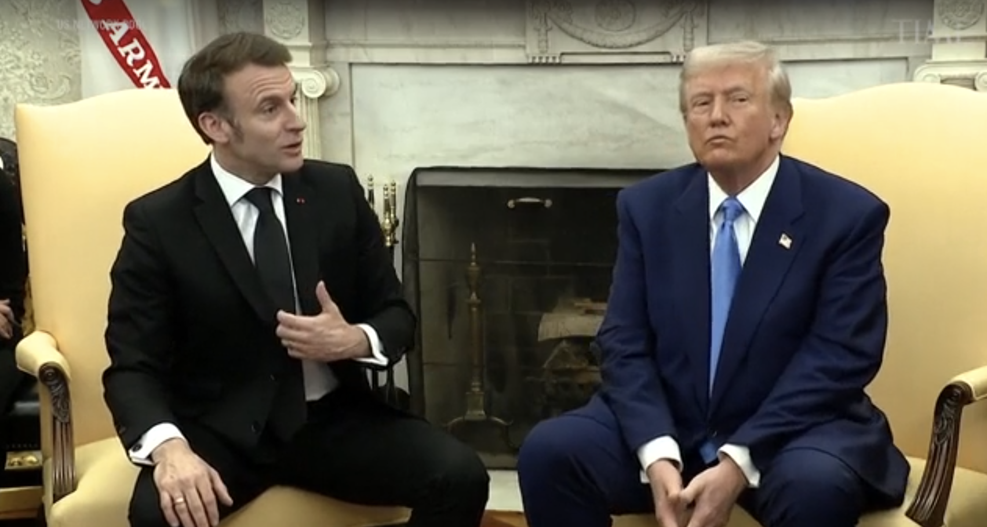 Bí ẩn vết bầm trên tay Tổng thống Donald Trump- Ảnh 1. Bí ẩn vết bầm trên tay Tổng thống Donald Trump- Ảnh 1.