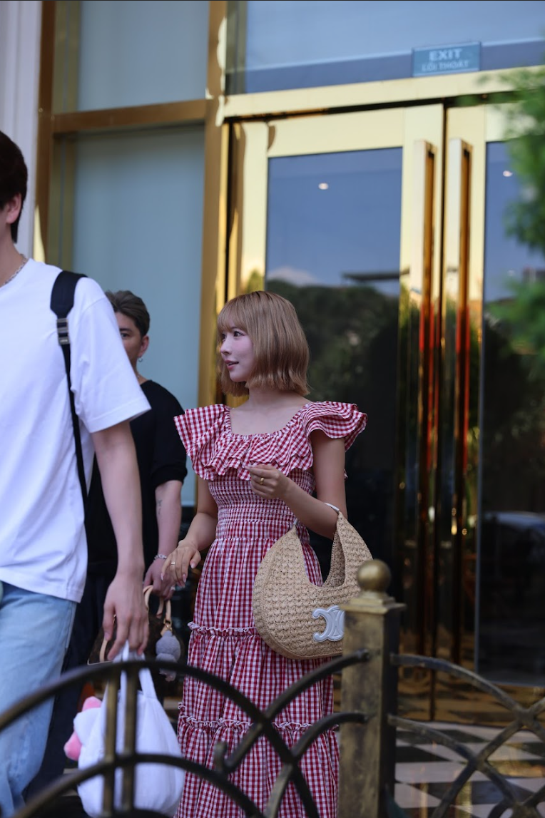 “Full không che” loạt ảnh Yua Mikami tại Việt Nam- Ảnh 2. “Full không che” loạt ảnh Yua Mikami tại Việt Nam- Ảnh 2.