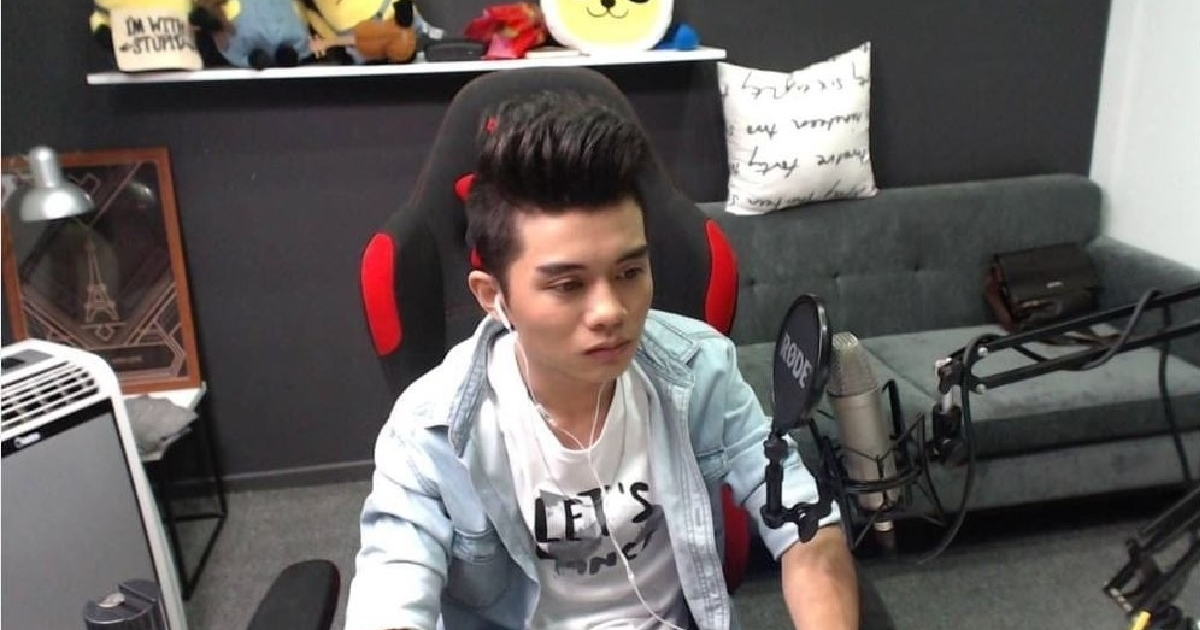 Khoe video tình tứ với hot girl, nam streamer khiến 500 anh em FA Khoe video tình tứ với hot girl, nam streamer khiến 500 anh em FA