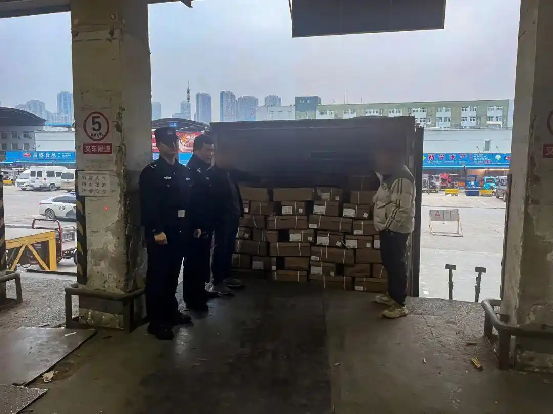 Bỗng dưng nhận được đơn hàng thịt bò 1,2 tỷ đồng, đòi chuyển gấp, thanh toán không hóa đơn, tiểu thương kiên quyết báo công an gấp- Ảnh 3. Bỗng dưng nhận được đơn hàng thịt bò 1,2 tỷ đồng, đòi chuyển gấp, thanh toán không hóa đơn, tiểu thương kiên quyết báo công an gấp- Ảnh 3.