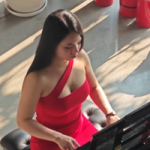 Phát hiện Pan Piano “version Việt Nam”, chỉ ngồi chơi đàn mà khiến hàng triệu anh em game thủ xao xuyến photo 1742183456904 1742183457458466302092 102 0 390 460 crop 17421838353081046853598png