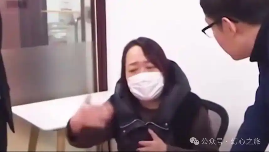 Gửi ô tô 5 phút bị thu 17 triệu đồng, nữ tài xế đòi kiện bãi trông xe: Tòa lại tuyên bố cô phải trả đủ!- Ảnh 1. Gửi ô tô 5 phút bị thu 17 triệu đồng, nữ tài xế đòi kiện bãi trông xe: Tòa lại tuyên bố cô phải trả đủ!- Ảnh 1.