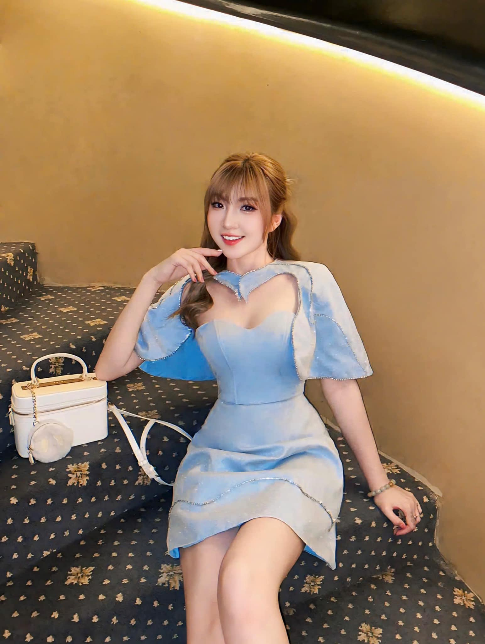 Chỉ một tấm hình demo lộ vai trần, Như Hexi làm người xem