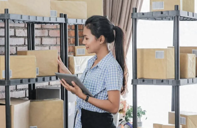 Gắn bó với công ty 30 năm, người phụ nữ bị “cắt giảm nhân sự” vì không đủ năng lực: Quyết không giao chìa khóa khiến quản lý gặp rắc rối lớn- Ảnh 1.