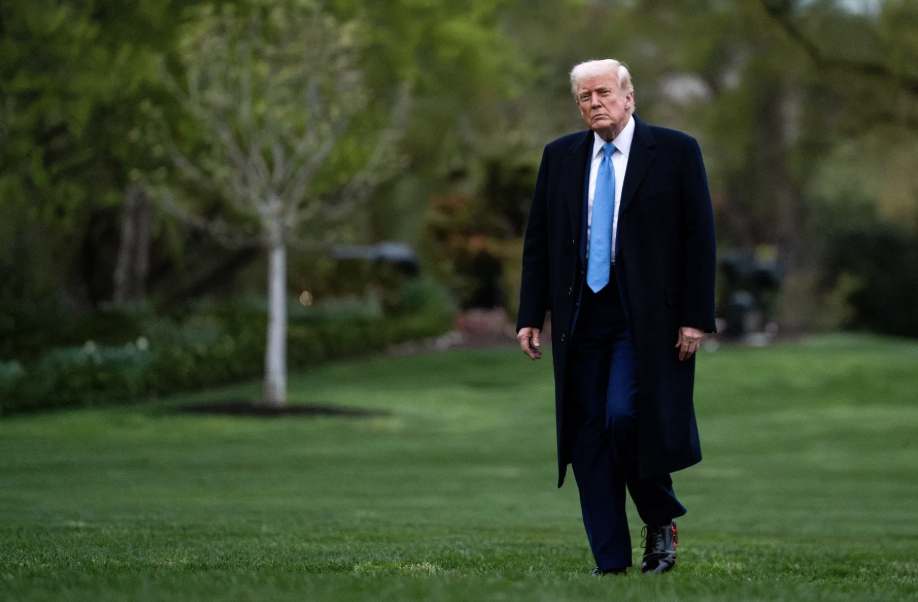 Tài sản của Tổng thống Donald Trump bốc hơi nửa tỉ USD vì đòn thuế đối ứng- Ảnh 1. Tài sản của Tổng thống Donald Trump bốc hơi nửa tỉ USD vì đòn thuế đối ứng- Ảnh 1.