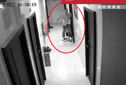 Ngủ mơ thấy hôn người đàn ông lạ mặt, cô gái choàng tỉnh giữa đêm rồi chứng kiến cảnh ám ảnh- Ảnh 2.