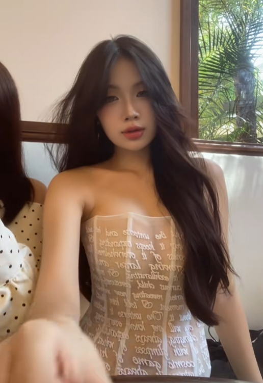 TikToker xinh đẹp hút hơn 3 triệu view chỉ với một clip hơn mười giây- Ảnh 1.