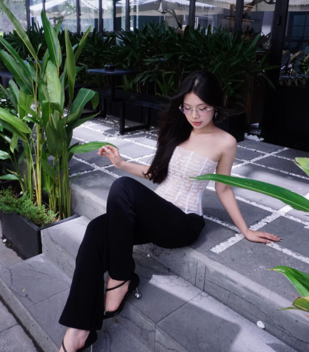 TikToker xinh đẹp hút hơn 3 triệu view chỉ với một clip hơn mười giây- Ảnh 2.