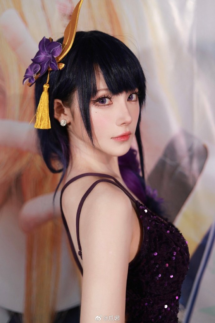 Nàng thơ cosplay xinh như mộng, thần thái lay động