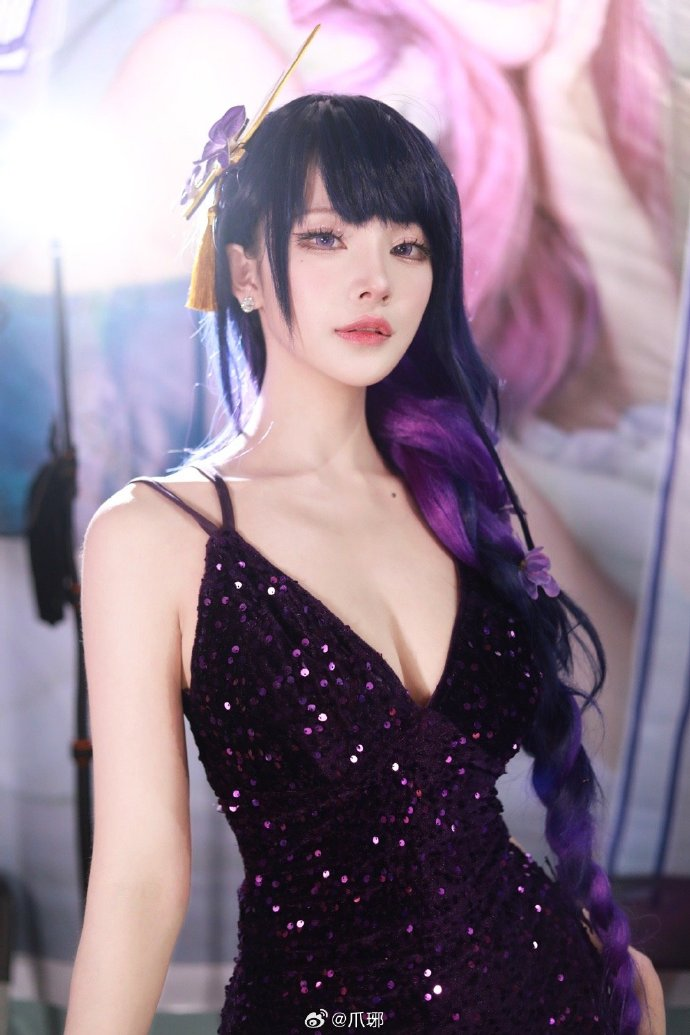 Nàng thơ cosplay xinh như mộng, thần thái lay động