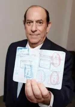 Bán vé máy bay trọn đời 6 tỷ đồng, tưởng lời to không ngỡ lỗ nặng 523 tỷ đồng, hãng bay kiện, đòi thu hồi vé: Tòa phán