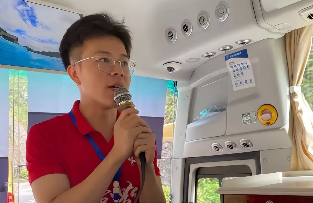 Nam MC truyền hình thất nghiệp làm shipper mưu sinh thừa nhận: