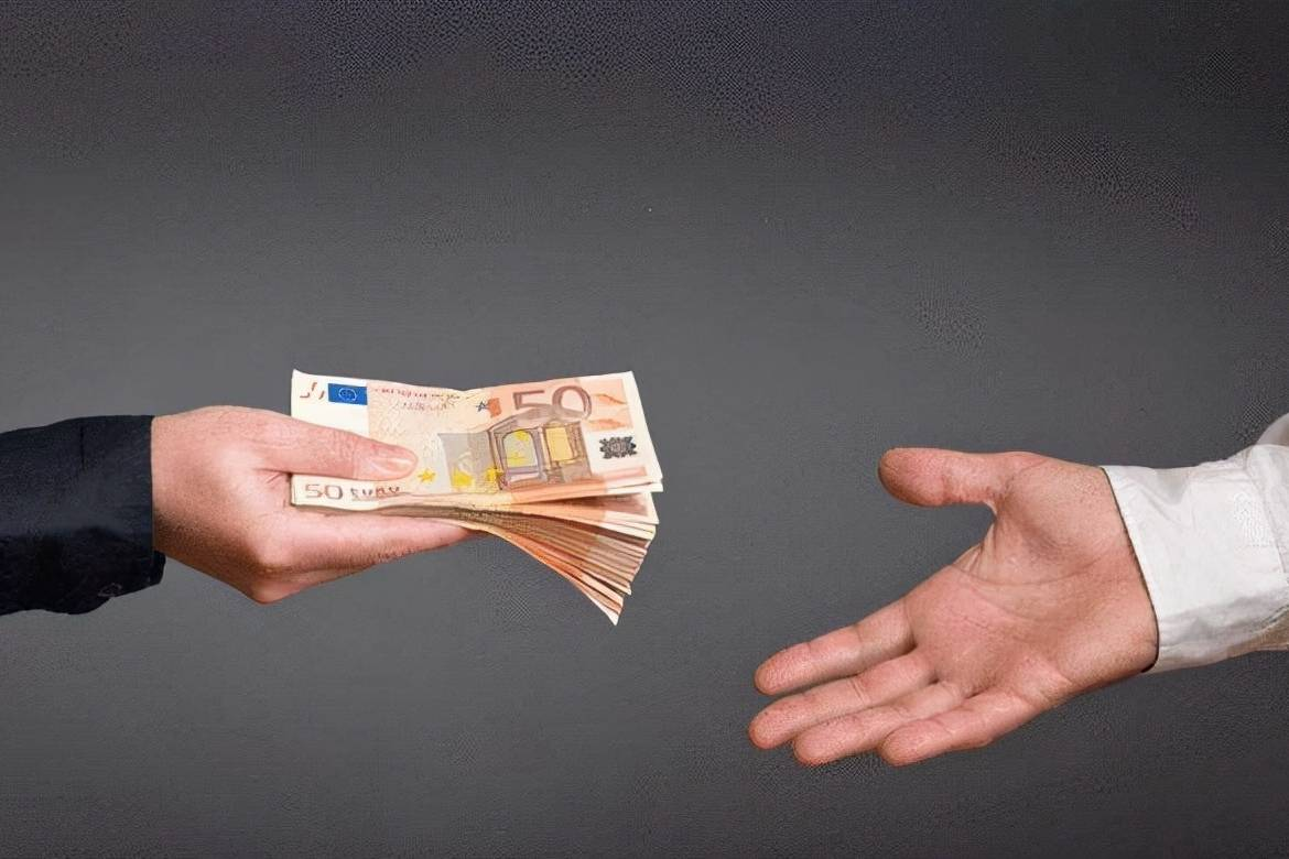 Người đàn ông vay ngân hàng 730 triệu đồng rồi cho bạn vay lại với lãi 2%, 1 năm sau con nợ quỵt tiền: Tòa phán