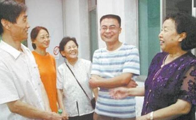 Nam sinh thi ĐH đạt điểm cao nhưng kiên quyết không nhập học, ai cũng bảo “dở người”: Một năm sau, truyền thông cả nước sững sờ- Ảnh 2.