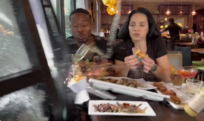 Đang livestream ngồi ăn, nữ người mẫu bất ngờ bị xe tông khiến vô số khán giả hoảng hốt- Ảnh 2.