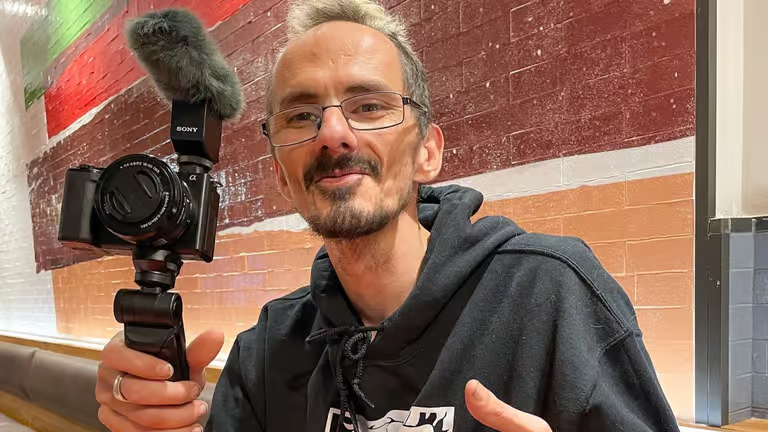 Bị ngược đãi, nam streamer