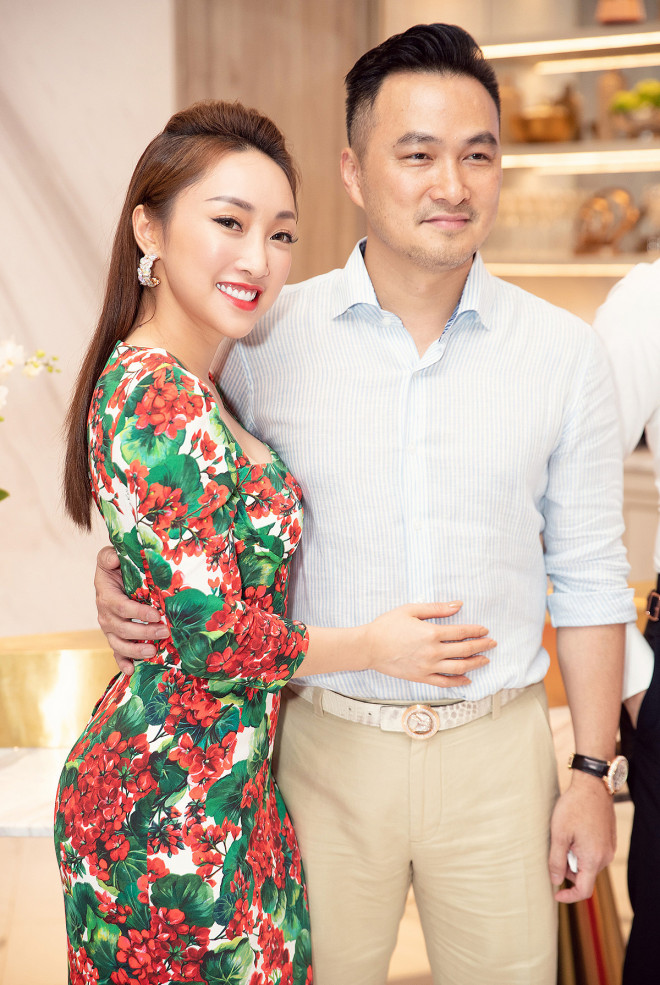 Nam nghệ sĩ tuyên bố rời showbiz về âm thầm làm đại gia, bất động sản trải từ Bắc vào Nam: U55 vẫn phong độ bên vợ đẹp kém 16 tuổi- Ảnh 8. Nam nghệ sĩ tuyên bố rời showbiz về âm thầm làm đại gia, bất động sản trải từ Bắc vào Nam: U55 vẫn phong độ bên vợ đẹp kém 16 tuổi- Ảnh 8.