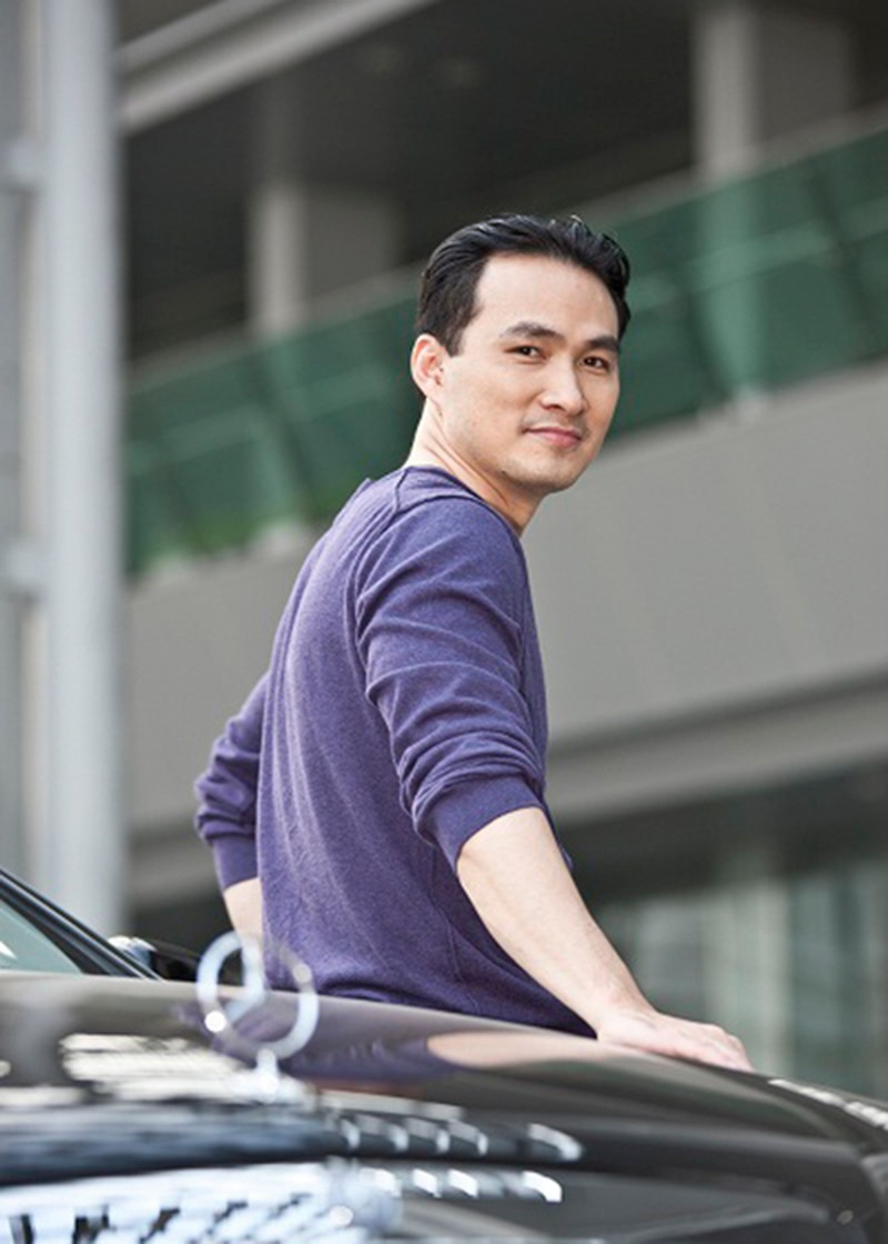 Nam nghệ sĩ tuyên bố rời showbiz về âm thầm làm đại gia, bất động sản trải từ Bắc vào Nam: U55 vẫn phong độ bên vợ đẹp kém 16 tuổi- Ảnh 1. Nam nghệ sĩ tuyên bố rời showbiz về âm thầm làm đại gia, bất động sản trải từ Bắc vào Nam: U55 vẫn phong độ bên vợ đẹp kém 16 tuổi- Ảnh 1.