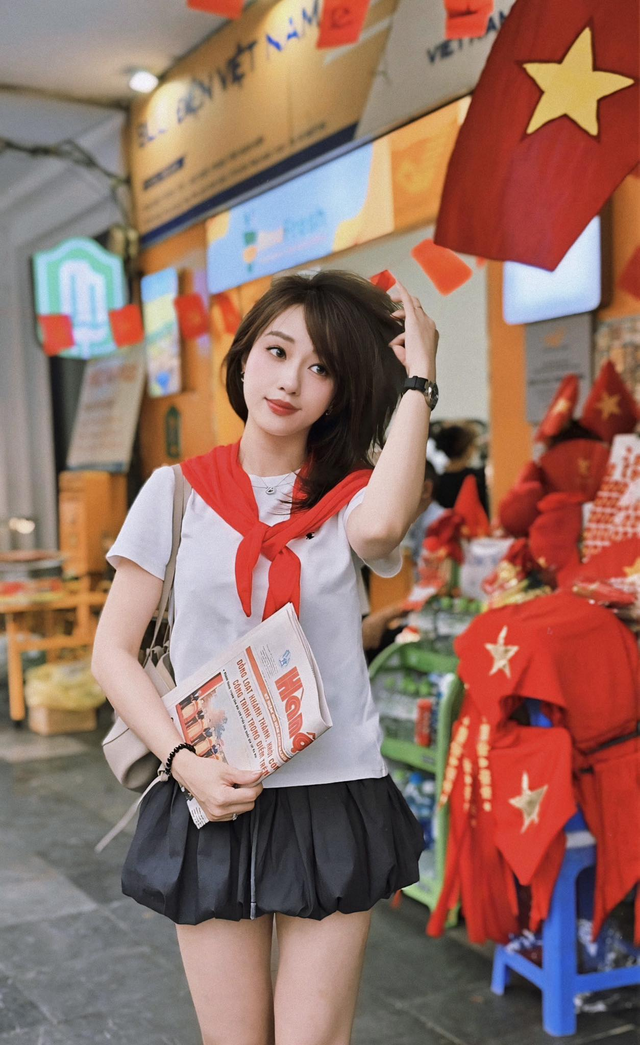 Mê mẩn trước 10 giây thả dáng của hot girl Hà Kim đình đám một thời- Ảnh 1.