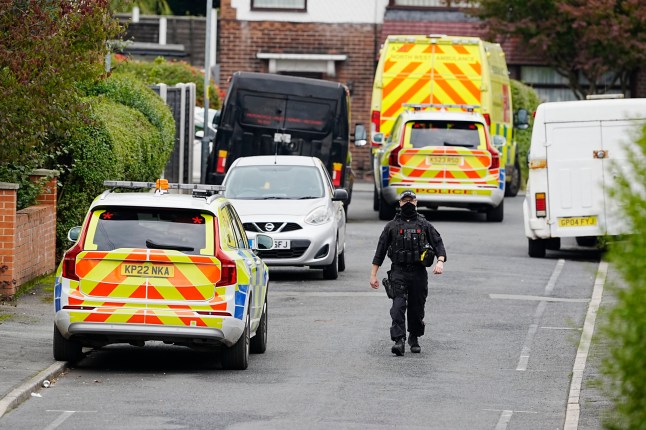 "Tấn công khủng bố" ở Anh, nhiều người thương vong photo 1759410068632 17594100692351824575666 1759418570970 17594185714801274703857