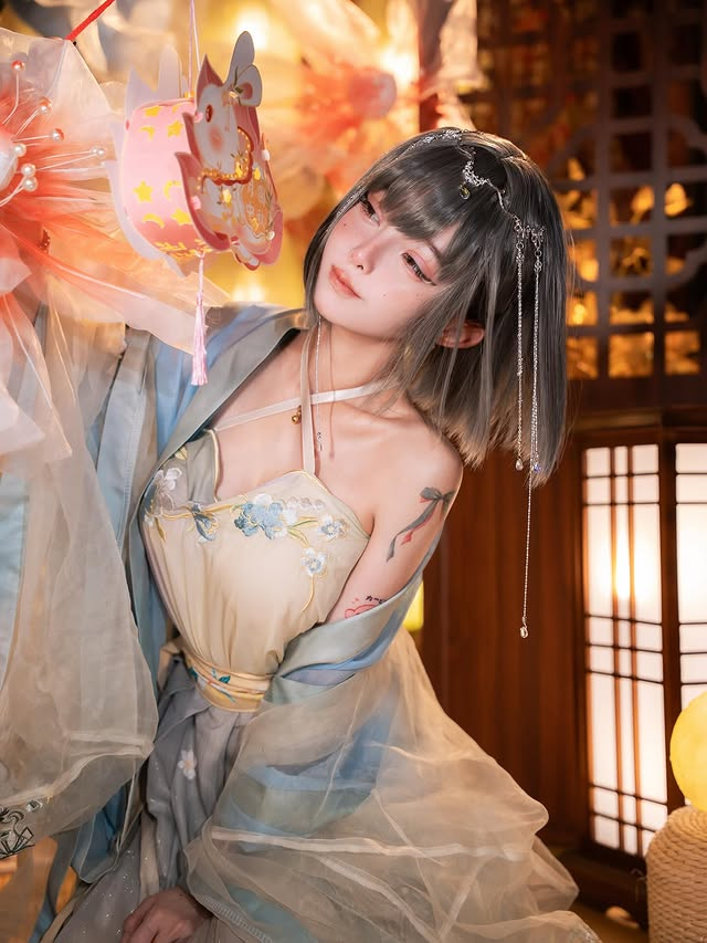 photo-1759737436230 photo-1759737436230