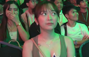 Đi xem giải, nữ game thủ vô tình trở thành "hiện tượng mạng" nhờ outfits "không chê vào đâu được" photo 1760065914056 1760065914298160103672 23 0 261 380 crop 17601546373102073802904png